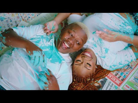 Bassie &amp; Aymos (Ft. T-Man SA) - Izenzo [Official Music Video]
